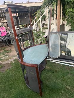 In Wasco- Desk gently used