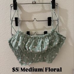 $5| Medium| Floral Crop Top