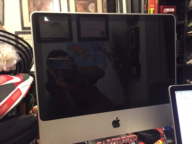 iMac computer desktop