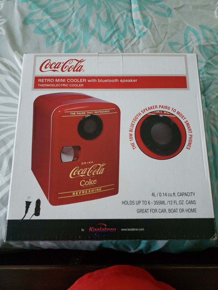 Coca Cola Bluetooth Speaker/mini Fridge 