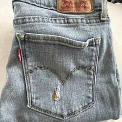 29 X 32 Levi’s Women Skinny Jeans 