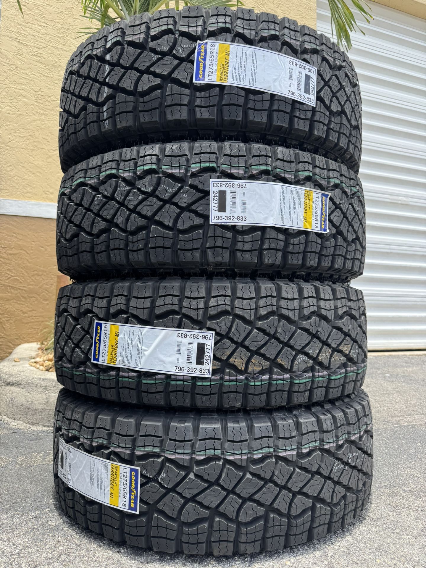 Set Goodyear LT 275 65 R18