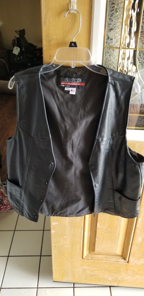 Men's Medium Leather Vest