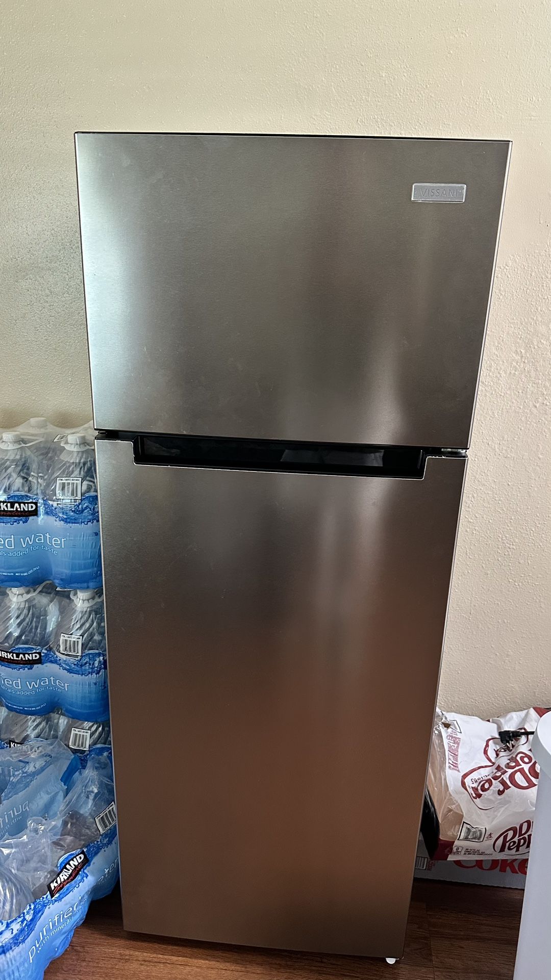 Vissian 7.2 cu. ft. Top Freezer Refrigerator Stainless Steel