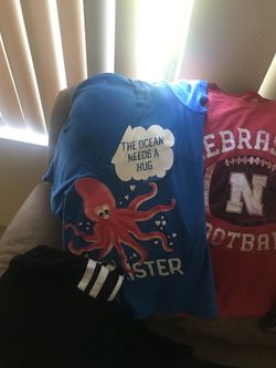 Tshirts and leggings size small medium