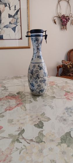 Chinese Vase With Lid