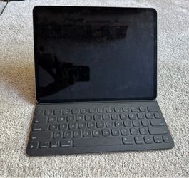 ipad pro 12.9-inch 6th generation Apple keyboard case