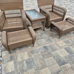 Martha Stewart Rockers With Table