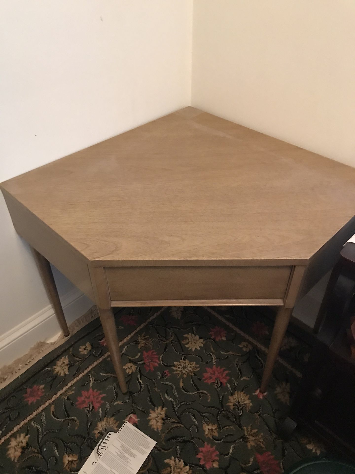 Kroehler “personalized” corner desk