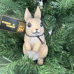 🐇 Small Standing Rabbit Garden Statue – Brand New in Box! 🐇
