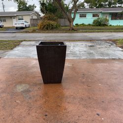 Tusco Modern Tall Square Planter, 23-Inch