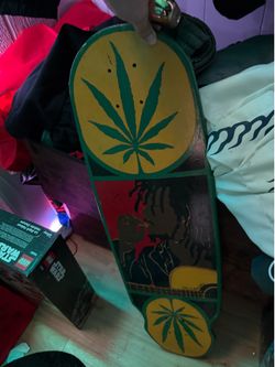 Skateboard bob marley painting