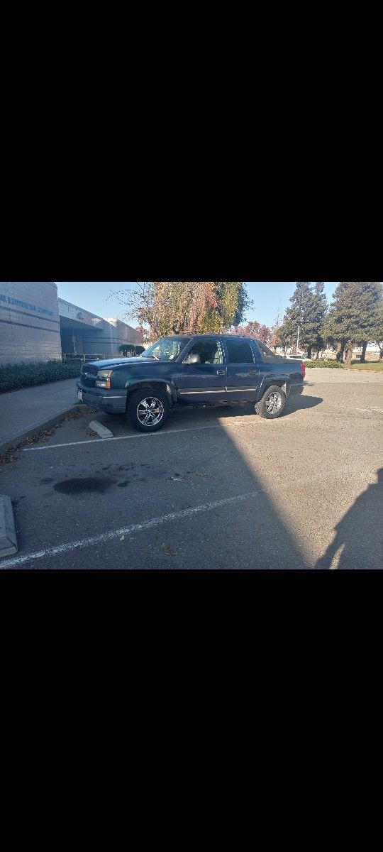 2005 Chevy Avalanche