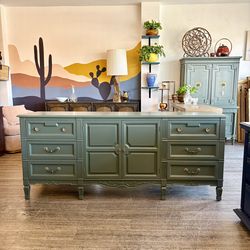 Dresser / Buffet / Credenza / Green Tv Stand / Entertainment Center