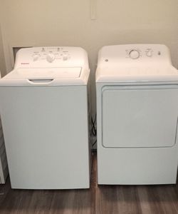 Washer and gas dryer set