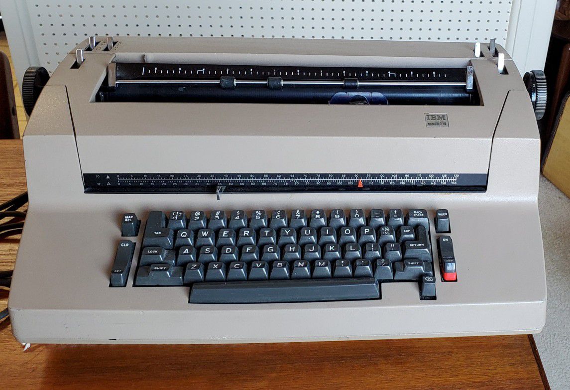 IBM Selectric II Correcting Typewriter Vintage near MINT electric electronic