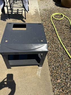 Masterbuilt Electric Smoker Stand for Sale in Visalia, CA - OfferUp