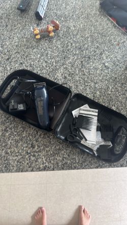 WAHL pro series rechargeable pet clippers and accessories