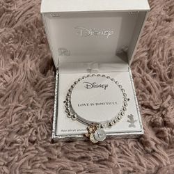 Disney Tri-Tone Crystal Minnie Mouse Stretch Bracelet