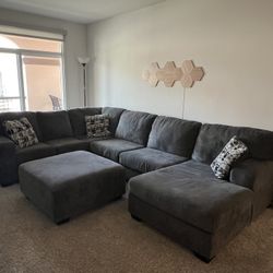 Large U Shaped Sectional With Ottoman - Great Condition