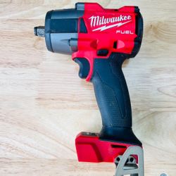 Milwaukee M18 FUEL Gen-2 18V Brushless Cordless Mid Torque 1/2 in. Impact Wrench w/Friction Ring
