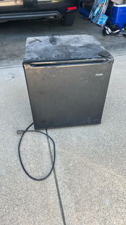 Mini cooler/fridge