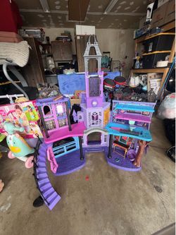 Monster high doll house