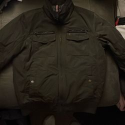 Tommy Hilfigure Jacket Size Adult Medium