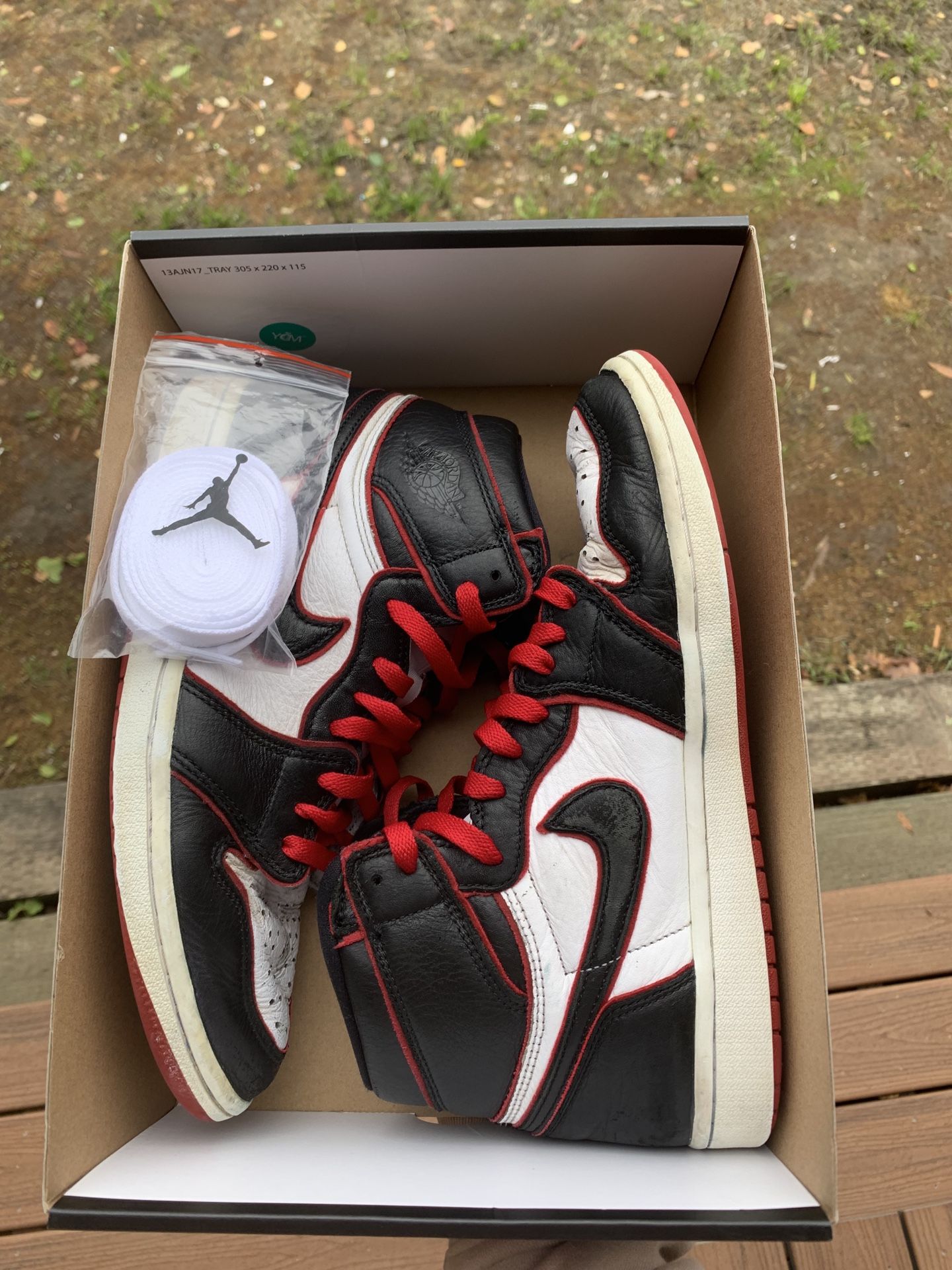 Nike Air Jordan 1 Retro High OG Bloodline White 555088-062 - Men Size 8.5