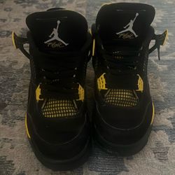 Jordan 4 Thunders 