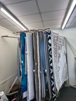 🧵 Heavy-Duty Rug Display Rack – Holds 40 Rugs (20×2)