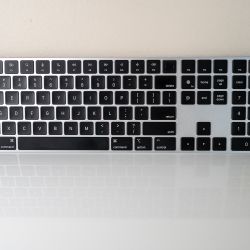 Apple Magic Keyboard w/touchID & Lightning Port