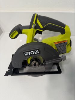 Ryobi ONE+ 18V Cordless 5 1/2 in. Circular Saw (Tool Only)