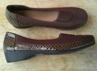 Women's Shoes size 10m. New