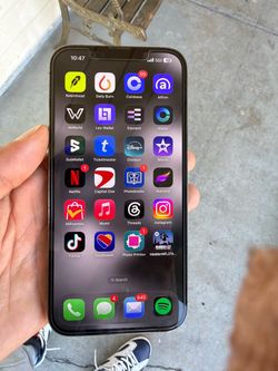 IPhone 13 Pro Max plus gaming controller & case