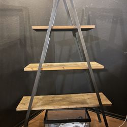 Triangle Stand 
