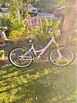 Womens 15” sm/ med NISHIKI hybrid road bike