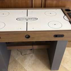 Air hockey table
