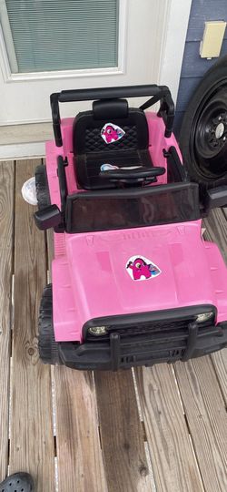 Girls power wheel jeep