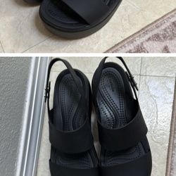 Crocs Size 7 Black Sandals 