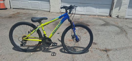 Mongoose women's bike 24" sold as is