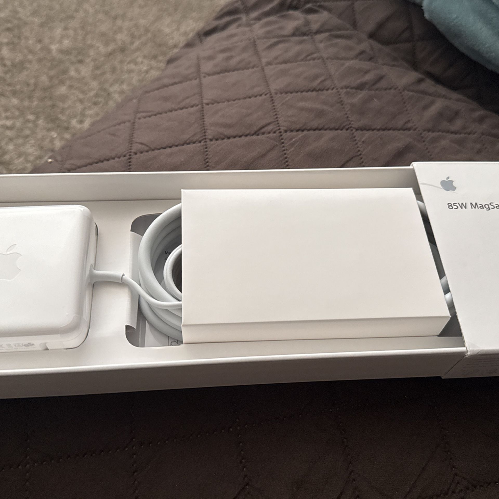 Apple 85W MagSafe 2 Power Adapter