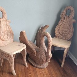 Swan Table And Chairs 