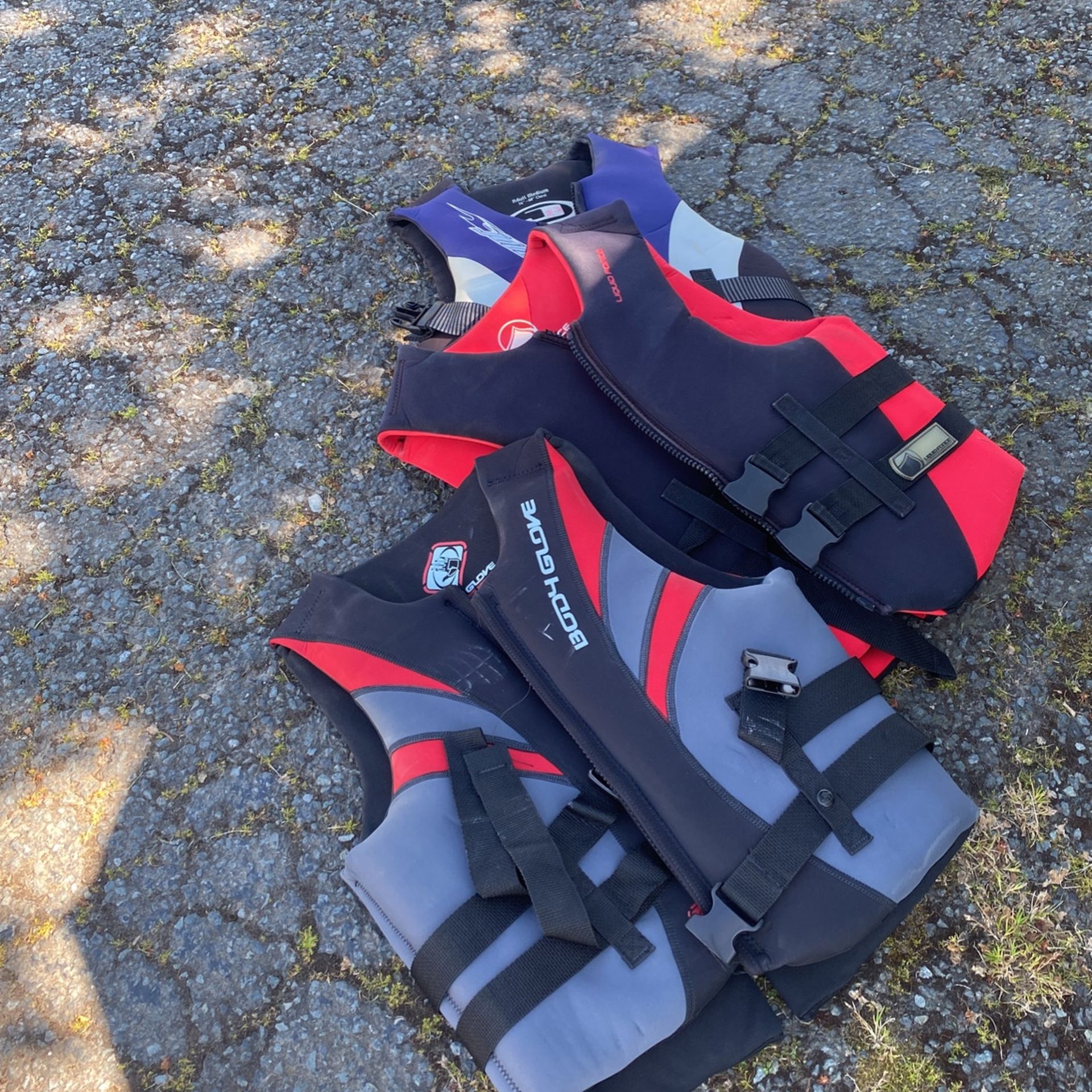 3 Adult Swimming Vest Size In Pictures $34 Each Perfect For Snorkeling 🤿 And Flouting Device