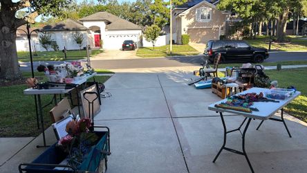 Community Garage sale. Prairie lakes ocoee