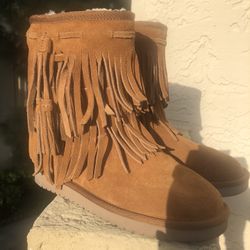 UGG boots- Size 5 US, Brown
