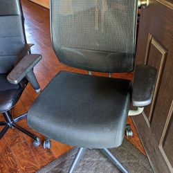 Office Chair. Rolling Chair. Height Adjustable 
