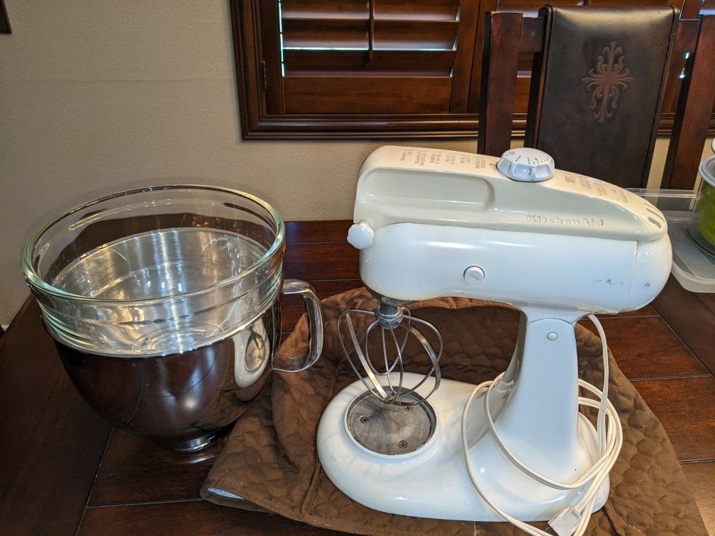 Vintage 1972 KitchenAid Mixer Works Great