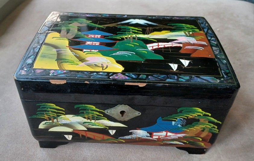 Vintage Japan Crestline collectible jewelry Music Box for Sale in Des