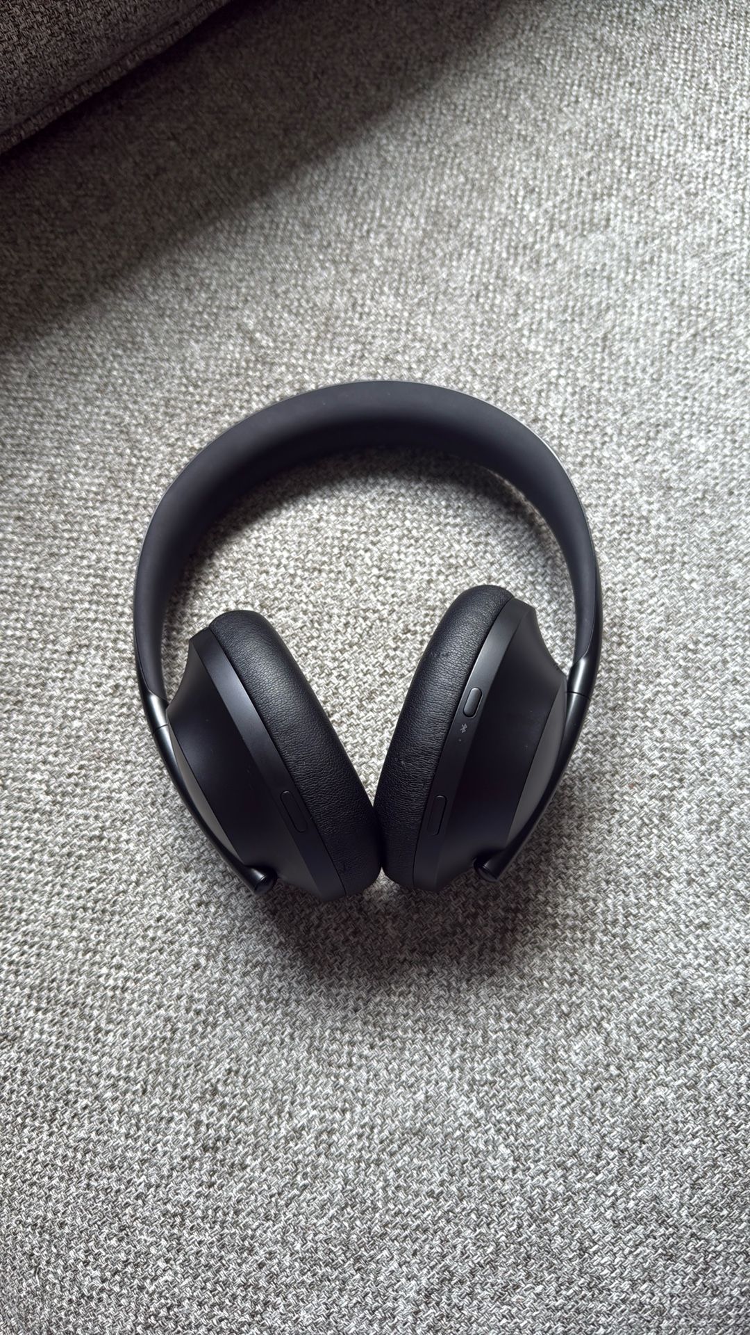 Bose Noice Canceling Headphones 700